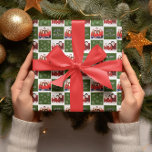 Merry & Bright Christmas Snowflake Foto Green Geschenkpapier Set<br><div class="desc">Eine fröhliche und helle Weihnachtsverpackung mit Ihren Fotos. Personalisieren Sie Ihre Weihnachtsgeschenke mit zwei verschiedenen Fotos von Freunden oder Familie. Eine besondere Weihnachtsbotschaft, "Merry & Bright" in einem silbernen Farbverlauf, zeigt in einem Quadrat. Der diagonal gegenüber liegende Platz bietet hübsche Schneeflocken im Weihnachtsschnee. Diese Geschenkpackung ist grün und silber, aber...</div>