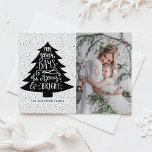 Merry & Bright Christmas Tree | Fotokarte für den  Feiertagskarte<br><div class="desc">Moderne Urlaubskarte mit moderner Kalligraphie und Weihnachtsbaumillustrierung. Andere Farben und passende Artikel wie Fotokarten und Etiketten sind erhältlich. "Mögen deine Tage fröhlich und hell sein."</div>