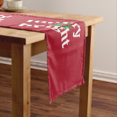 "Merry & Bright" Crimson Red Table Runner Kurzer Tischläufer (Beispiel)