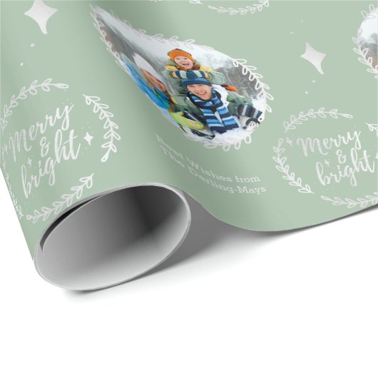 Merry & Bright Custom Foto Green und Silver Geschenkpapier (Rolleneckpunkt)