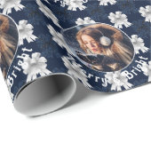 Merry & Bright Foto Personalisiert Blue White Bows Geschenkpapier (Rolleneckpunkt)