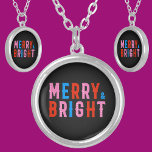 Merry & Bright, Frohe Weihnachten Versilberte Kette<br><div class="desc">Merry & Bright,  Fröhliches Weihnachtsdesign ist ein großartiges Geschenk für einen Geburtstag,  Geburtstag,  Valentinstag,  Weihnachten,  Muttertag,  Erntedank,  Ostern oder Halloween-Kostüme.</div>