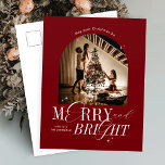 Merry & Bright Red Elegant Script Photo Christmas Feiertagspostkarte<br><div class="desc">Merry & Bright photo holiday card design in festive red and white with elegant script fonts. This fully editable Christmas card design includes space for one photo, your name as well as space to add your personalized message. Make this trendy photo holiday season extra special with this modern holiday greeting...</div>