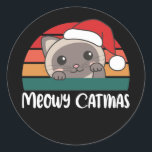 Merry Catmas Funny Cat Christmas Pun Classic Runde Runder Aufkleber<br><div class="desc">mies Weihnachten mit einer Katze. Ein lustiger Pun auf Katzen und Weihnachten. Ein Weihnachtsuntergang für Katzenliebhaber. Die Katze trägt eine Weihnachtsmannmütze.</div>