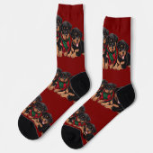 Merry Chrismutts Rottweiler Welpen tragen Scarf Socken (Linkes Detail)