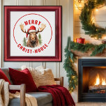 Merry Christ-moose Funny Christmas Moose Poster<br><div class="desc">Genießen Sie den Urlaubssinn mit unserem zauberhaften Christ-Elch-Poster, das eine liebliche Elche verbindet und eine Weihnachtsmannmütze mit dem sonnigen Gruß "Fröhlicher Christ-Elch" begleitet. Dieses Poster ist ideal, um Lachen und Freude während Ihrer Feierlichkeiten zu verbreiten! Das skurrile Design und das clevere Wortspiel machen es zu einer einzigartigen und reizvollen Ergänzung...</div>