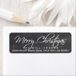 Merry Christmas Calligraphy Script Chalkboard<br><div class="desc">Senden Sie Ihre Karten stilvoll mit diesen "Frohen Weihnachten" benutzerdefinierten Rücksendeadressen-Aufklebern mit einem schönen kalligraphischen Schriftart-Set vor einem schwarzen Chalkboard Hintergrund.</div>