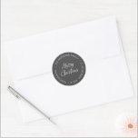 Merry Christmas Custom Gray Rücksendeadresse Label Runder Aufkleber<br><div class="desc">Personalisierte frohe Weihnachts-Rundschreiben-Rücksendeadressen-Aufkleber mit frohen Weihnachten in schöner handgeschriebener Kalligraphie mit weißem Hintergrund. Ideal für Ihre Urlaubskarte oder Ihren Einladungsumschlag. Passen Sie Ihren Namen/Familiennamen und Ihre Adresse an.</div>