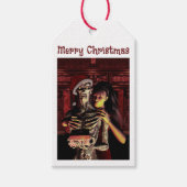 Merry Christmas. Funny skeleton with woman Geschenkanhänger (Vorderseite)