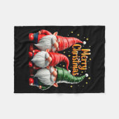 Merry Christmas Gnomes Cozy Winter Gatherings  Fleecedecke (Vorderseite (Horizontal))