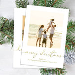 Merry Christmas Gold Calligraphy Elegant Zwei Foto Feiertagskarte<br><div class="desc">Dieses Design verfügt über eine Merry Christmas Foto Collage zwei Fotovorlagen,  Goldkalligraphie-Skript,  eine moderne und minimalistische,  schlichte,  elegante Typografie,  eine klassische und minimale Urlaubsfotokarte.</div>