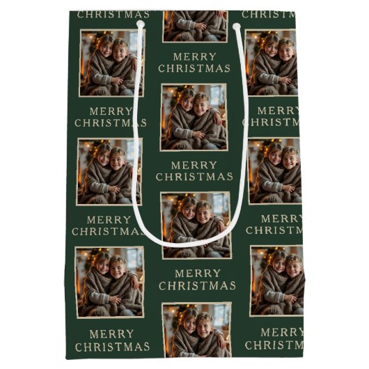 Merry Christmas Green Photo Holiday Mittlere Geschenktüte (Rückseite)