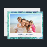 MERRY CHRISTMAS HAWAIIAN TROPICAL BEACH FOTO FEIERTAGSKARTE<br><div class="desc">Blaue und grüne türkisfarbene glänzende Imitat Frische Weihnachten Hawaiianische Tropical Palm Leaf Familie Foto Weihnachtskarte. Das Bild und der Familienname können auf dieser einfachen Strand- oder Küstenurlaub Weihnachten Familie Foto Card ersetzt werden.</div>