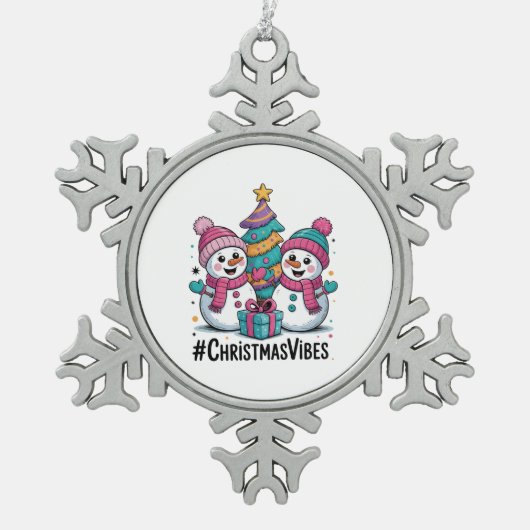 Merry Christmas Holiday Vibes Schneeflocken Zinn-Ornament (Vorderseite)