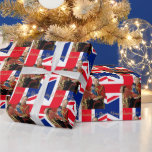 Merry Christmas King Charles III Britische Flagge Geschenkpapier<br><div class="desc">Frohe Weihnachten grüßen König Charles III mit britischem Hintergrund.</div>