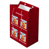 Merry Christmas Rudolph Reindeer Personalize Name Mittlere Geschenktüte (Rückseite Schrägansicht)