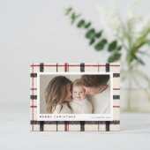 Merry Christmas Tartan Plaid Background Feiertagspostkarte (Stehend Vorderseite)