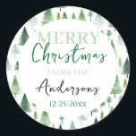 MERRY Christmas Trees Familiengeschenk Runder Aufkleber<br><div class="desc">Monogram Familienname Umschlag Aufkleber Aufkleber. Spaß Weihnachten Weihnachten Muster. Skript-Schriftart-Highlights mit leicht lesbaren Serifennamen Schriftart. Leicht an Ihre Bedürfnisse anzupassen. Weihnachtsgeschenk</div>