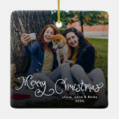 Merry Christmas Whimsical Script Family Photo Dog Keramikornament (Rückseite)