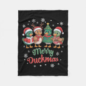 Merry Duckmas – Funny Christmas Ducks Holiday Desi Fleecedecke (Vorderseite)