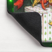 Merry Elves Wrapping Present Mousepad (Ecke)