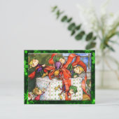 Merry Elves Wrapping Present Postcard Feiertagspostkarte (Stehend Vorderseite)
