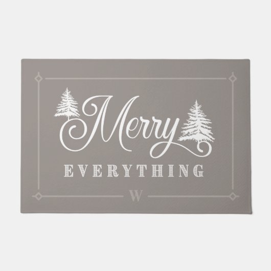 Merry Everything Grey Pine Trees Family Monogram Fußmatte (Vorderseite)
