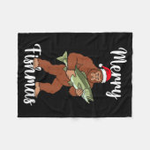 Merry Fishmas Bigfoot Fishing Funny Sasquatch Sant Fleecedecke (Vorderseite (Horizontal))