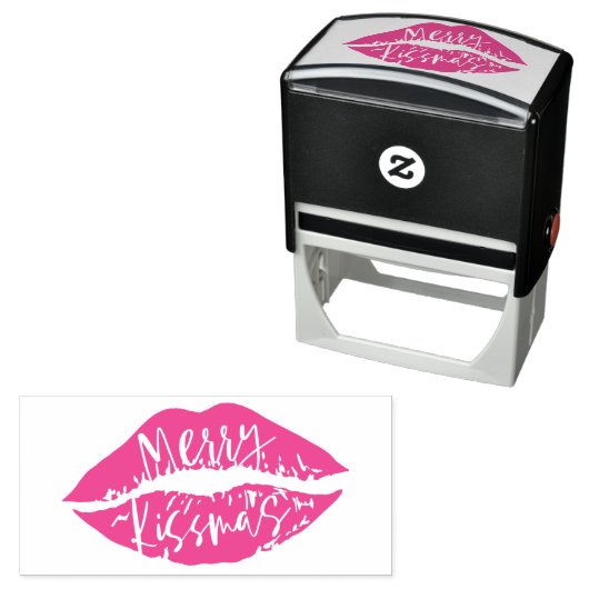 Merry Kissmas | Trendy Script Typographic Lips Permastempel (Beispiel)