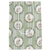 Merry Little Christmas Baby Shower Geschenktasche Mittlere Geschenktüte (Rückseite)