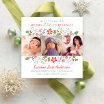 Merry Little Christmas Babys erste Foto Collage Feiertagskarte<br><div class="desc">Die stilvolle weiße quadratische Fotokarte enthält den Text "Haben Sie sich ein frohes Weihnachtsfest" in modernen Schriften mit individuellem Text für den Namen, das Geburtsdatum und die Statistiken des Babys. Eine Blumengrenze von Heiligen, Beeren, Blätter, Nadelkronen und Ästen umrahmt Ihre drei (3) beliebten neugeborenen Fotos. Farbschema: Weiß mit rot, staubig...</div>