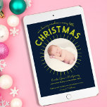 Merry Little Christmas Birth Ankündigung<br><div class="desc">Mit unserer Geburtshilfekündigung, einer perfekten Mischung aus Freude und Festlichkeit, verkünden Sie die Ankunft Ihres Kleinen im Stil. Diese vielseitige Karte verdoppelt sich, als Ihr Urlaubsgruß, mit einer reichen marineblauen Kulisse, die mit einer lebhaften grünen festlichen Schrift verziert ist, in der es heißt: "Wir haben uns ein fröhliches kleines Weihnachtsfest."...</div>