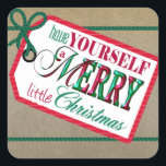 Merry Little Christmas ID697 Quadratischer Aufkleber<br><div class="desc">Dieses niedliche Weihnachtsdesign enthält ein Geschenkschild mit dem Titel `Haben Sie sich ein frohes kleines Weihnachtsfest` in fröhlichem Rot und Grün,  alles mit grünem Garn und goldfarbenem Hintergrund umhüllt.</div>