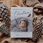 Merry Little Christmas Mistletoe Baby Foto Birth Ankündigung<br><div class="desc">Moderne Geburtstagskarte mit 2 Fotos Ihres Neugeborenen,  oben steht ein Typografie-Text,  auf dem steht: "Unser fröhliches Weihnachtsfest." Es gibt auch eine Aquarell-Abbildung eines Misteloe.</div>