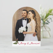 Merry & Married Handwritten 2 Photo Christmas Card Einladung (Stehend Vorderseite)