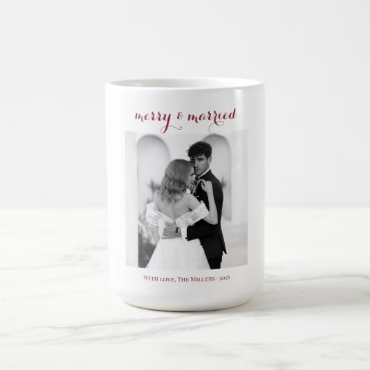 Merry & Married - Personalized Newlywed Christmas Kaffeetasse (Mittel)