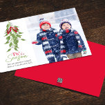 Merry Mistletoe Ein Foto Weihnachten<br><div class="desc">Dieses Design zeichnet sich durch eine fröhliche Weihnachts-ein-Foto-Grußkarte,  mit rot und grün,  moderne botanische Stil,  ein elegantes Pinsel,  Winter Grün,  mit farbenfrohen niedlichen,  einfachen minimalistischen,  ist die Saison Urlaub Fotokarten.</div>