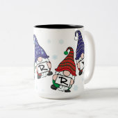 Merry Scattered Gnomes Zweifarbige Tasse (VorderseiteRechts)