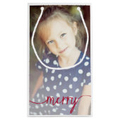 Merry Script Custom Foto Geschenktasche / Rot Kleine Geschenktüte (Rückseite)
