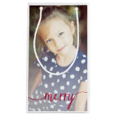 Merry Script Custom Foto Geschenktasche / Rot Kleine Geschenktüte (Vorderseite)