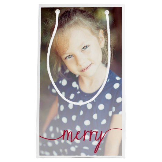 Merry Script Custom Foto Geschenktasche / Rot Kleine Geschenktüte (Vorderseite)