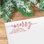 MERRY Script Simple Red Christmas Rücksendeadresse Permastempel<br><div class="desc">Dieses einfache Design zeichnet sich durch den festlichen Gruß "fröhlich" aus. Klicken Sie auf die Schaltfläche Anpassen, um mehr Flexibilität beim Ändern/Hinzufügen von Text/Fotos und Designelementen zu erhalten! Variationen dieses Designs sowie der Koordinationsprodukte sind in unserem Shop, zazzle.com/store/doodlelulu, erhältlich. Kontaktieren Sie uns, wenn Sie dieses Design für ein bestimmtes Produkt...</div>