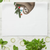 Merry Sloth on Christmas Tree Branch with Ornament Geschirrtuch (Gefaltet)