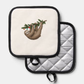 Merry Sloth on Christmas Tree Branch with Ornament Topflappen (Vorderseite/Rückseite)