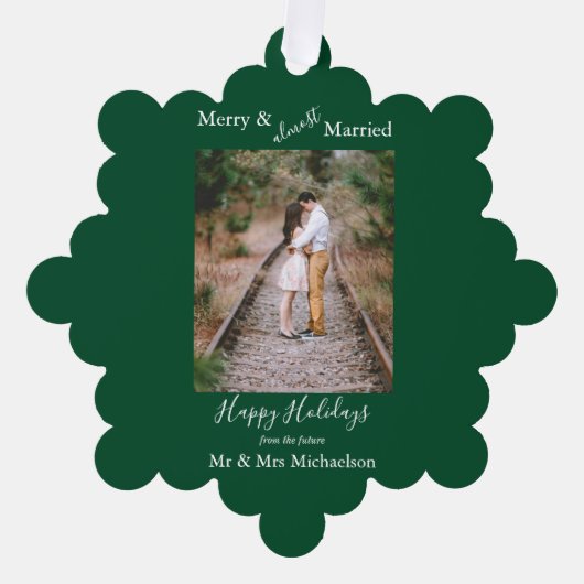 Merry und fast Verheiratet Minimalistisch Ornament Karte (Vorderseite)