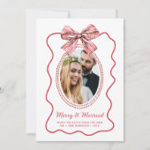 Merry Verheiratet Red Wavy Frame Bow Foto Weihnach Feiertagskarte (Vorderseite)