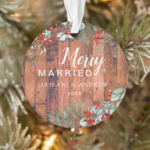 Merry Verheiratet Rustic Cherry Wood Berry Foliage Ornament