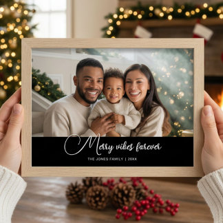Merry Vibes Forever Playful Family Card Feiertagskarte