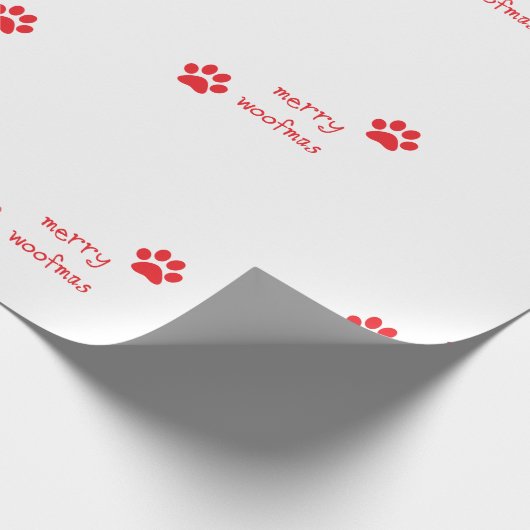Merry Woofmas Paw Print Red Statement Geschenkpapier (Ecke)