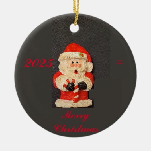 MERRY XMAS 2025 CANDY CANE SANTA KERAMIK ORNAMENT (Vorne)